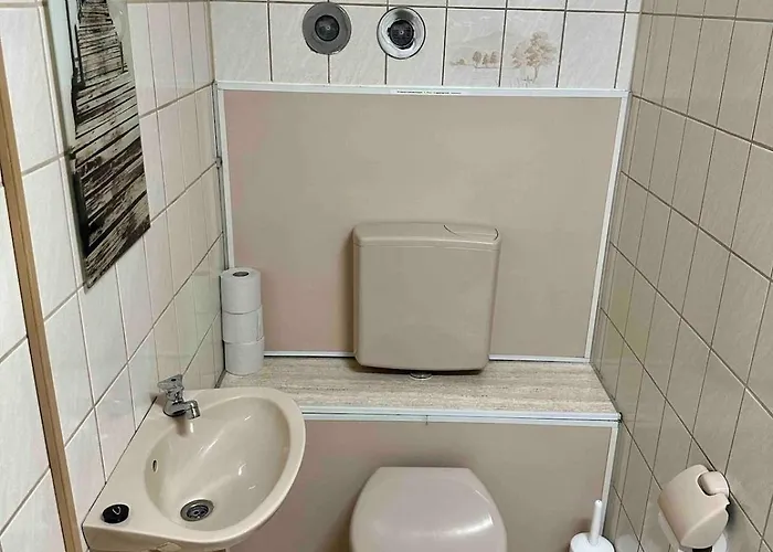 Geräumige 2-Zimmer Ferienwohnung in Freiburg Apartment *